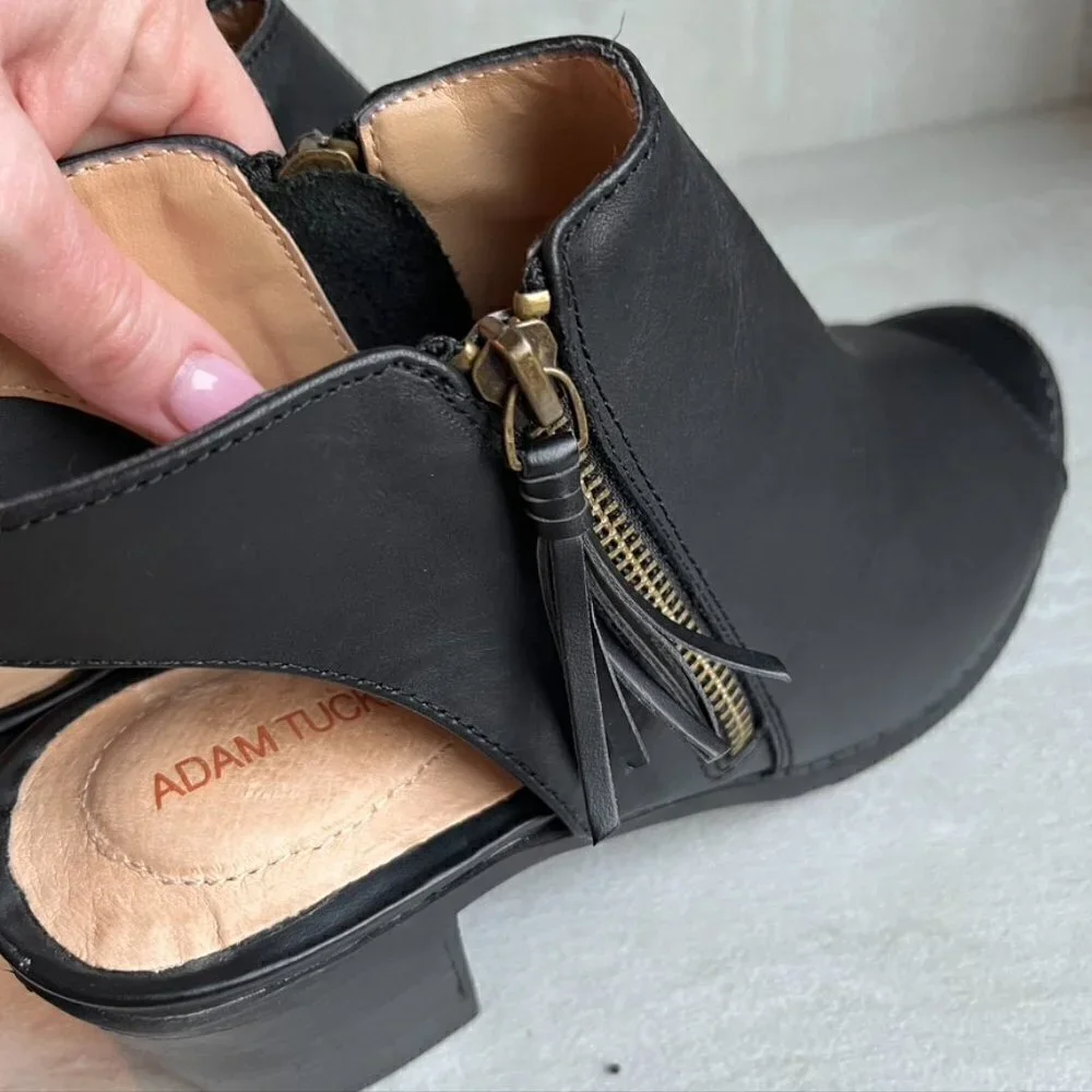 ** Adam Tucker Cut out Tassel wedge Sandals Size 9.5